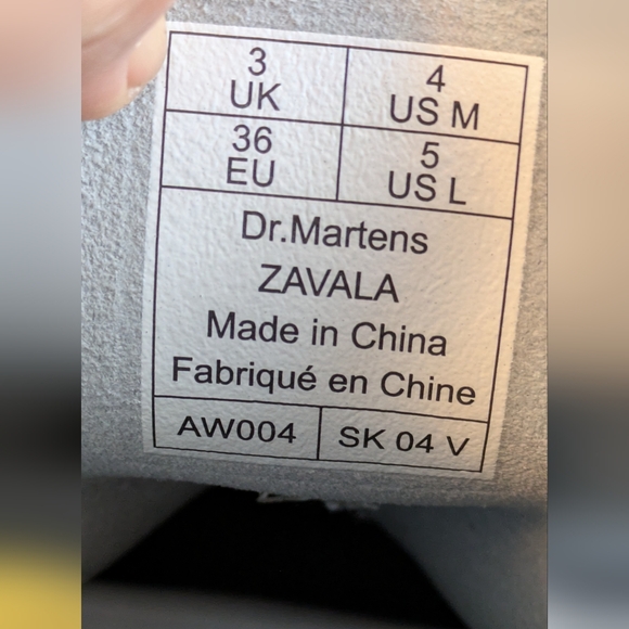 Dr. Martens Zavala White Unisex Boots. Men 4, Women 5 - Picture 2 of 8